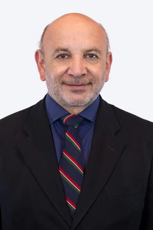 Retrato de Juan Luis Castro González como senador de la República de Chile en 2022