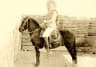 Huaso posa junto a su caballo, Marchigüe