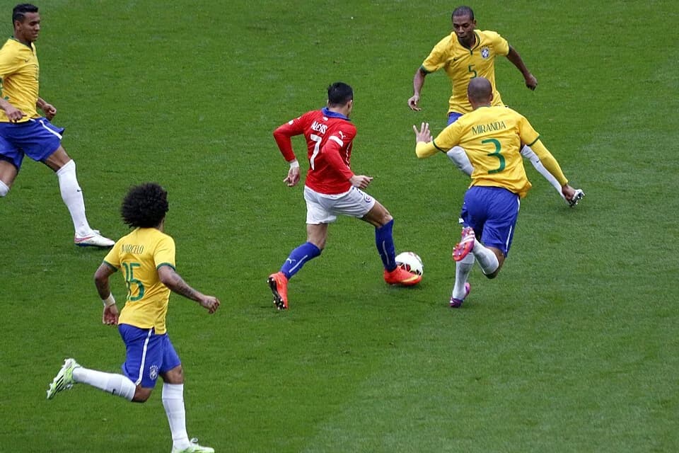 Alcaldesa chilena de Montreal recibe a Alexis Sánchez en su nuevo club