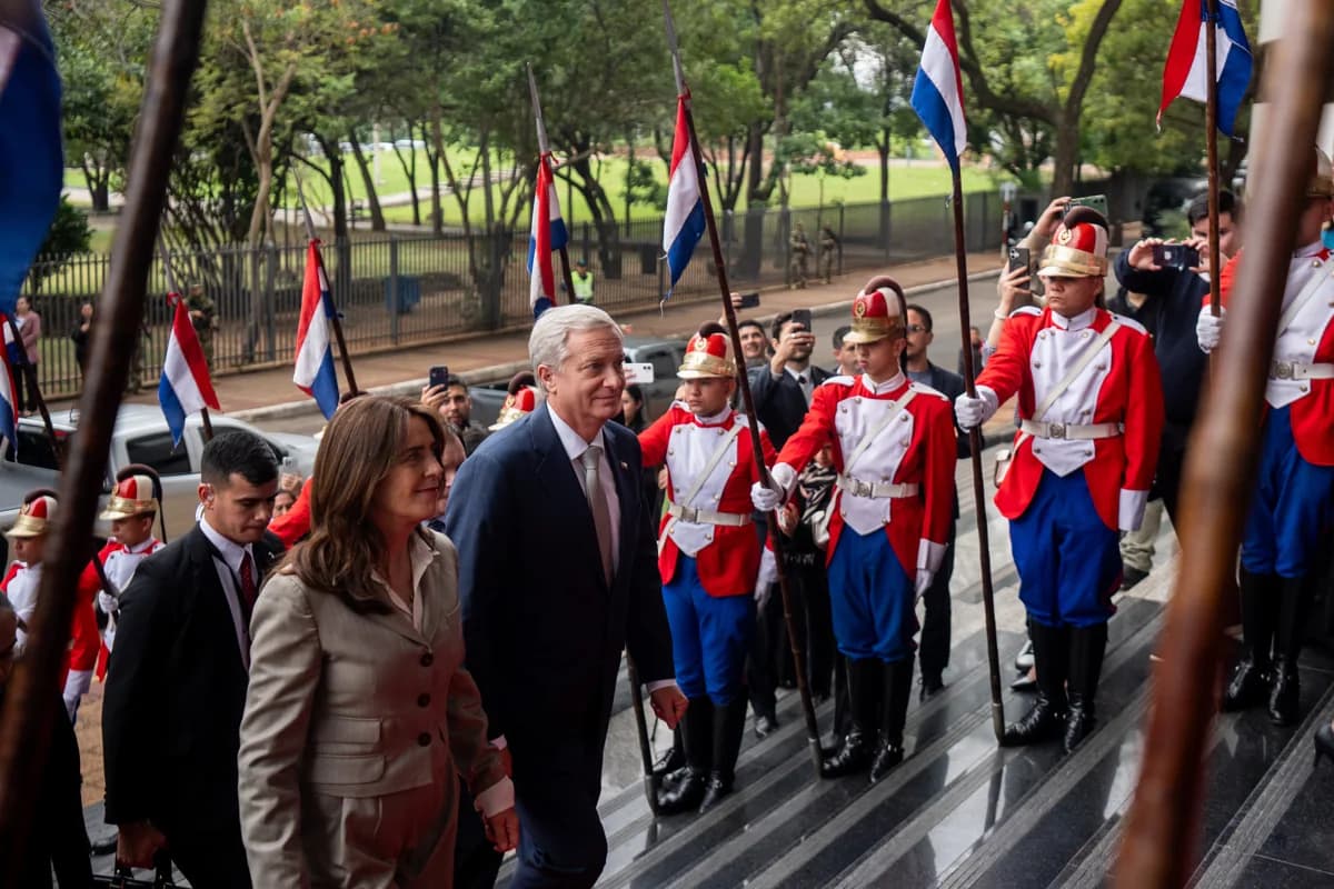 S.E. el Presidente de la República, José Antonio Kast, asiste a sesión especial en el Congreso Nacional de Paraguay