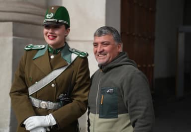 Palacio de La Moneda reabre su paso peatonal en conmemoración al bicentenario de Presidencia