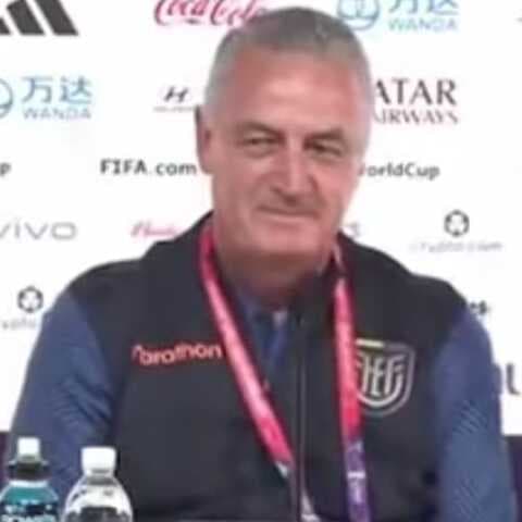 Alfaro critica las pausas de tres minutos en el Mundial 2026 por cortar el juego